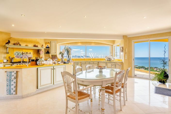 Image No.7-5 Bed House for sale