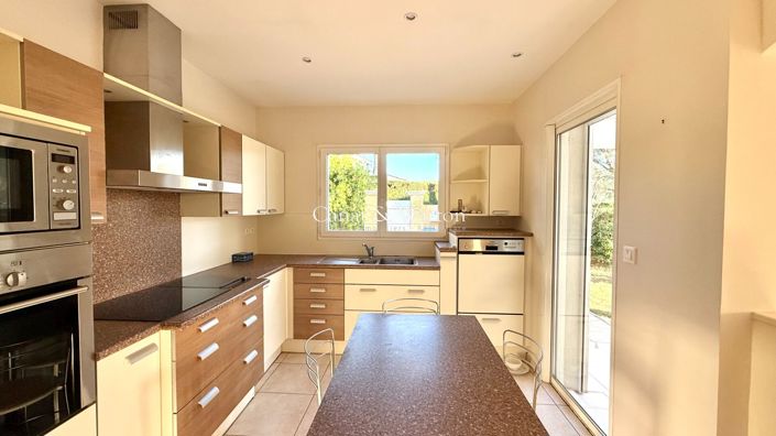 Image No.5-4 Bed House for sale