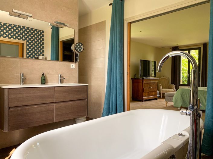 Image No.8-4 Bed House for sale