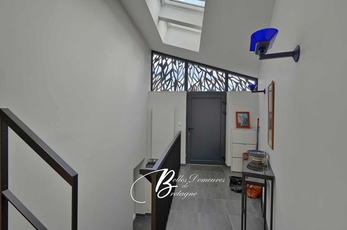 Image No.2-4 Bed House for sale
