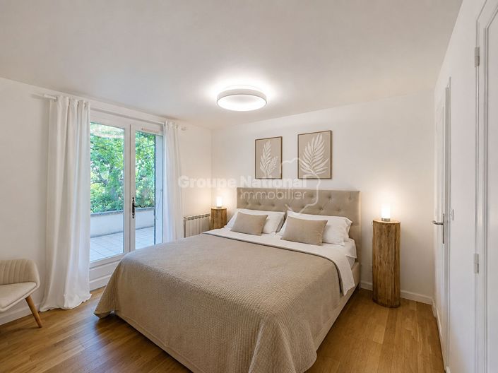 Image No.17-3 Bed House for sale