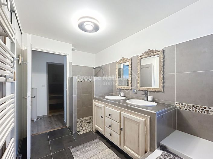 Image No.9-3 Bed House for sale