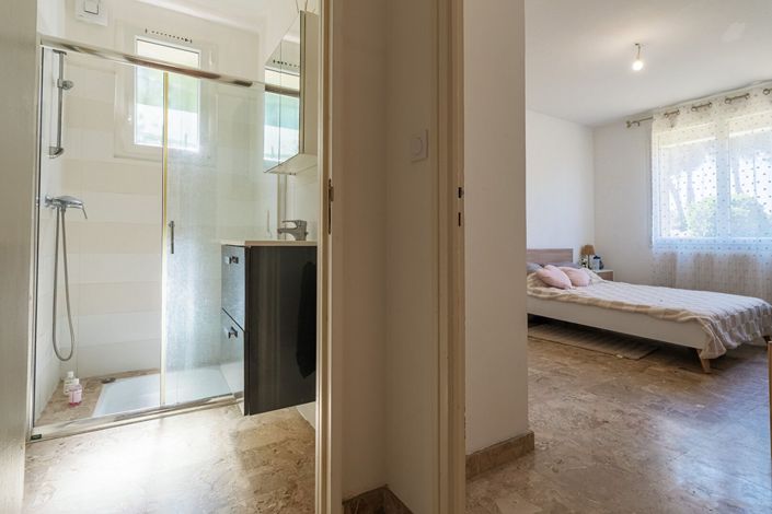 Image No.12-3 Bed House for sale