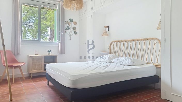 Image No.14-5 Bed House for sale