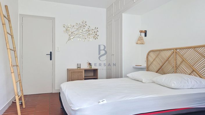 Image No.15-5 Bed House for sale