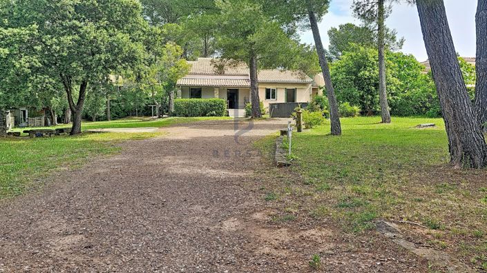 Image No.5-5 Bed House for sale