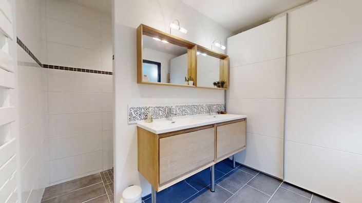 Image No.14-4 Bed House for sale