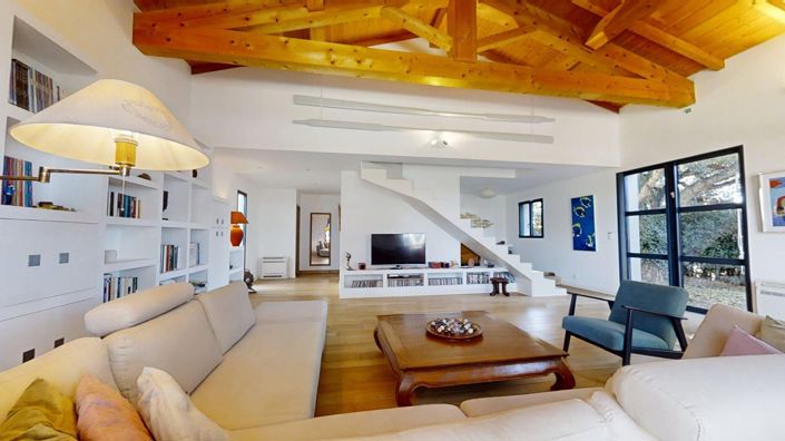 Image No.8-4 Bed House for sale