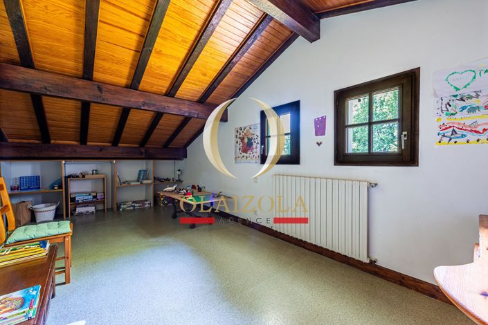 Image No.9-4 Bed House for sale