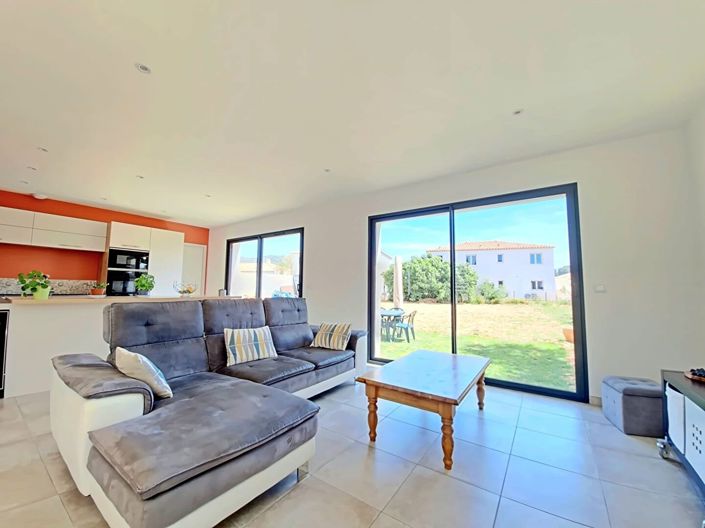 Image No.12-4 Bed House for sale