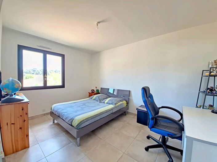 Image No.8-4 Bed House for sale