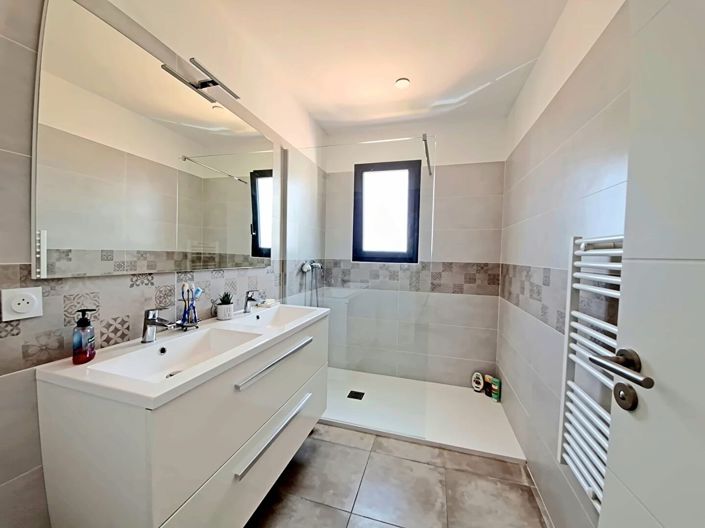 Image No.9-4 Bed House for sale
