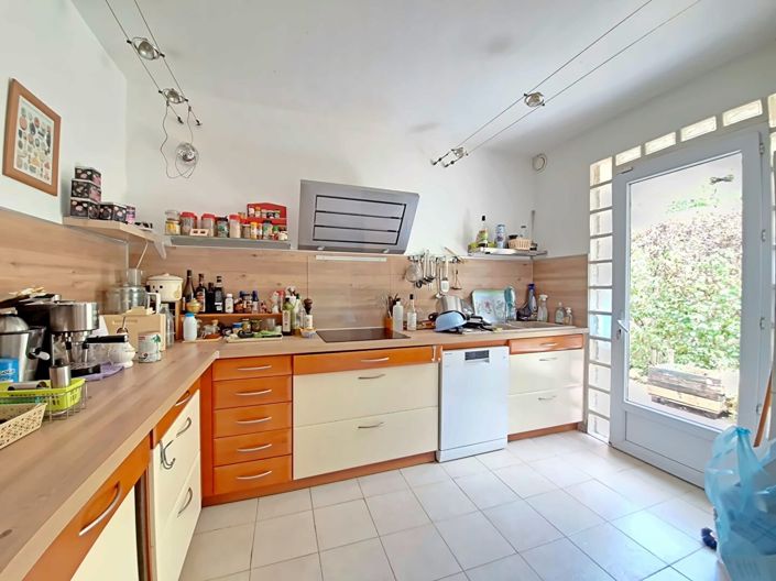 Image No.10-4 Bed House for sale