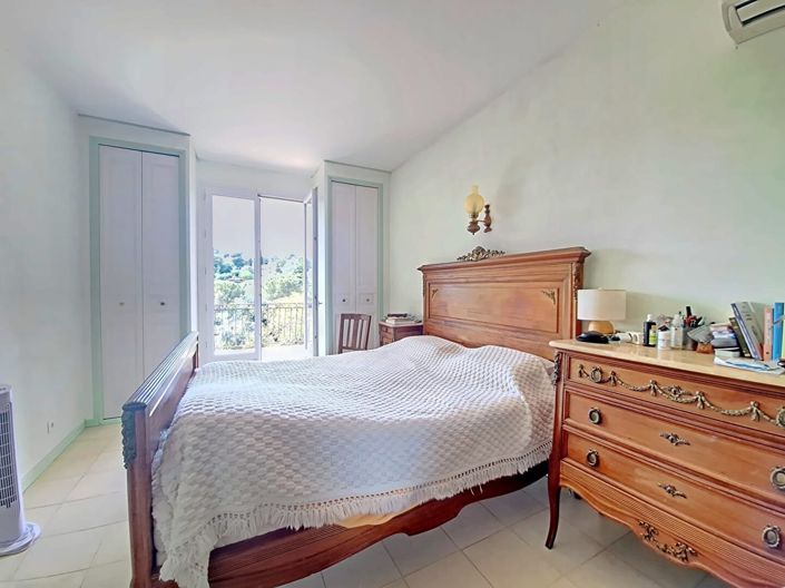 Image No.14-4 Bed House for sale