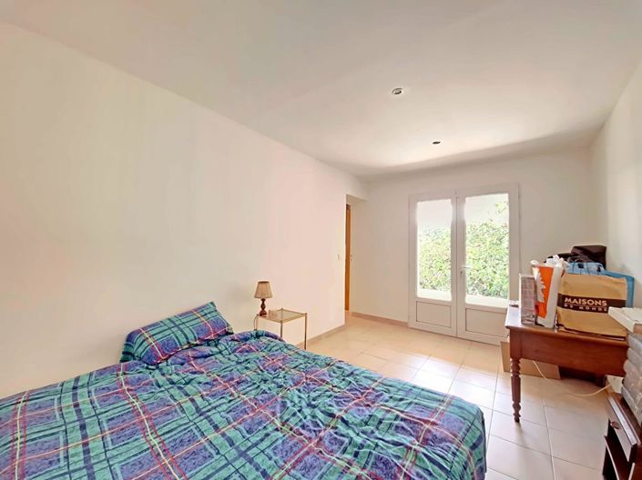 Image No.16-4 Bed House for sale