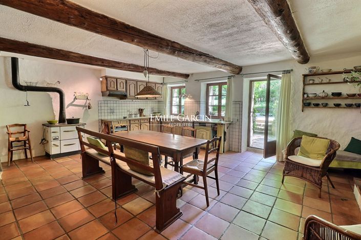 Image No.8-7 Bed House for sale