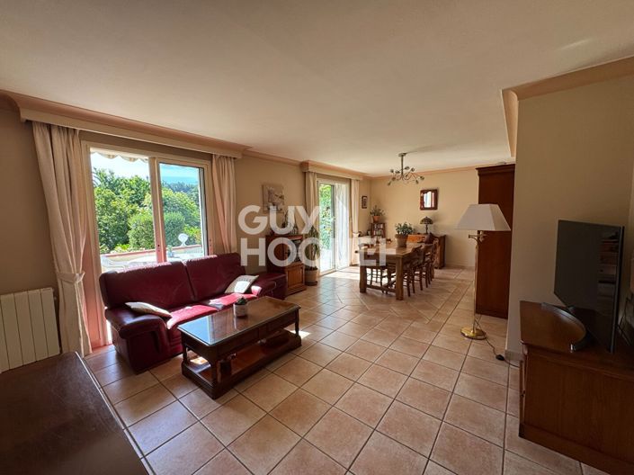Image No.2-4 Bed House for sale