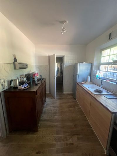 Image No.8-3 Bed House for sale