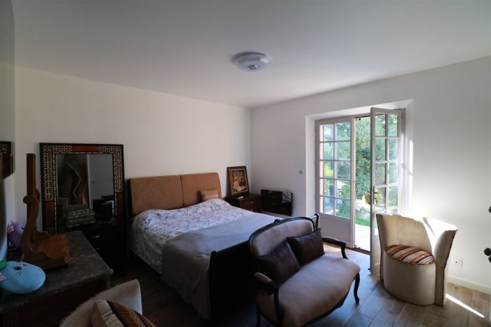 Image No.9-3 Bed House for sale