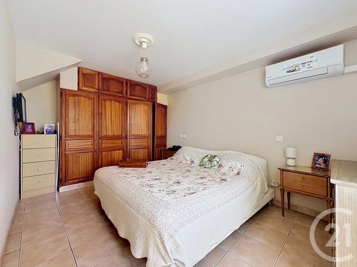 Image No.12-3 Bed House for sale