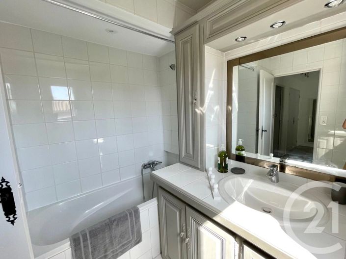 Image No.9-2 Bed House for sale