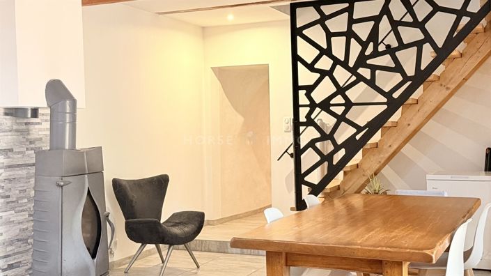Image No.6-8 Bed House for sale