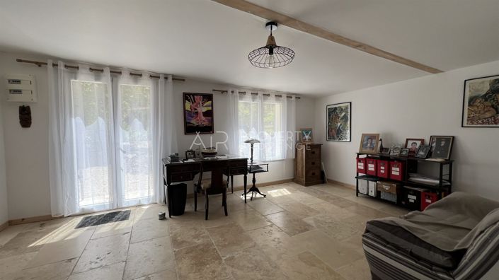 Image No.10-4 Bed House for sale