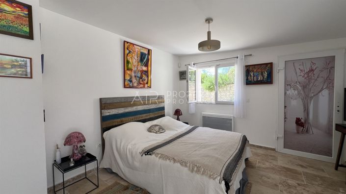 Image No.6-4 Bed House for sale