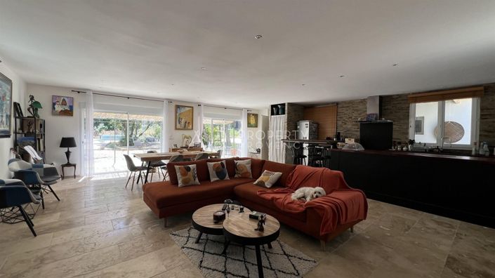 Image No.7-4 Bed House for sale