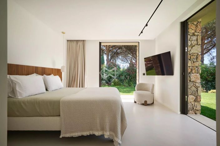 Image No.19-6 Bed House for sale