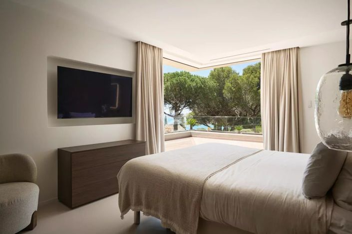 Image No.20-6 Bed House for sale
