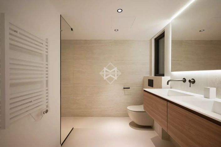 Image No.25-6 Bed House for sale