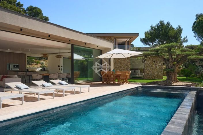 Image No.4-6 Bed House for sale