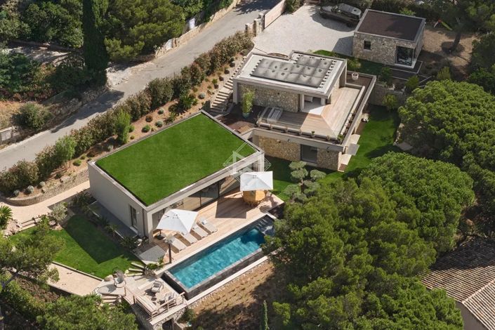 Image No.8-6 Bed House for sale