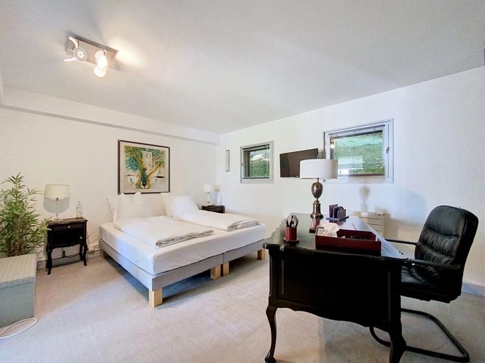 Image No.13-4 Bed House for sale