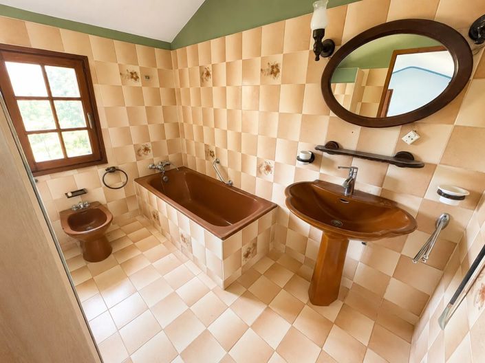 Image No.11-3 Bed House for sale