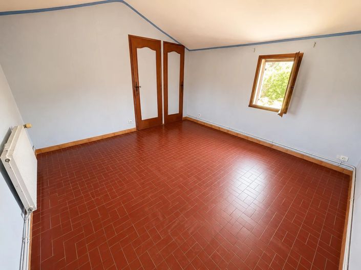 Image No.9-3 Bed House for sale