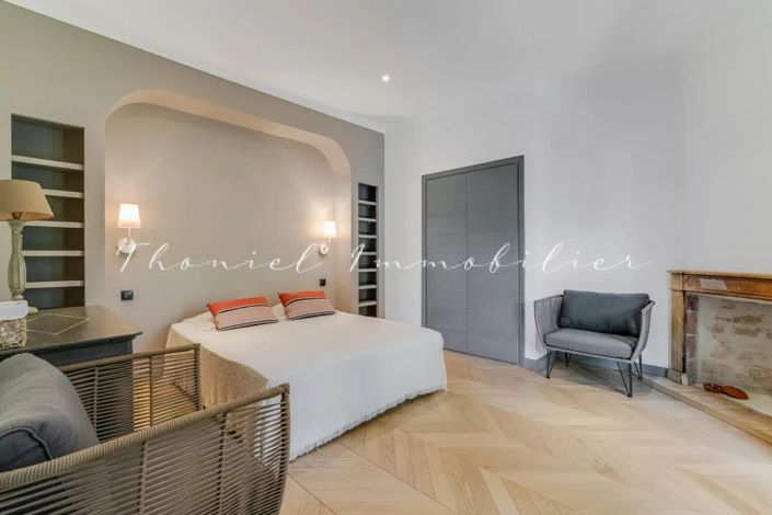 Image No.6-6 Bed House for sale