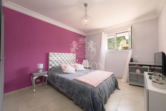 Image No.23-4 Bed House for sale