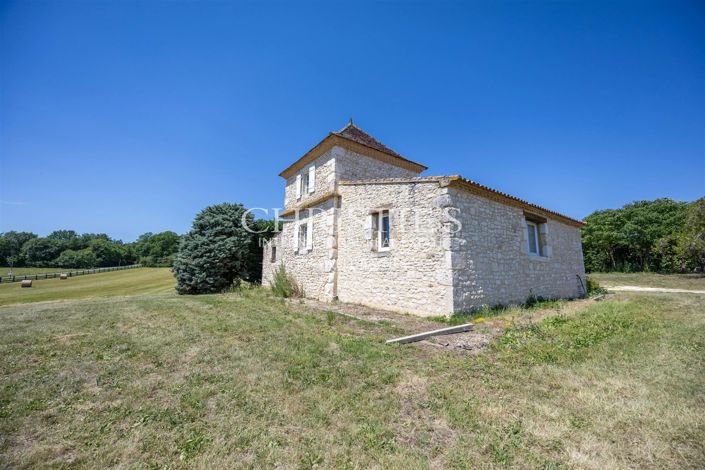 Image No.11-10 Bed House for sale