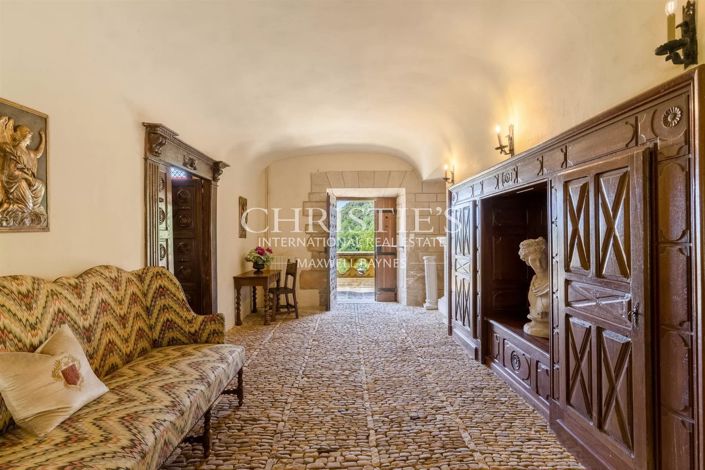 Image No.10-17 Bed House for sale