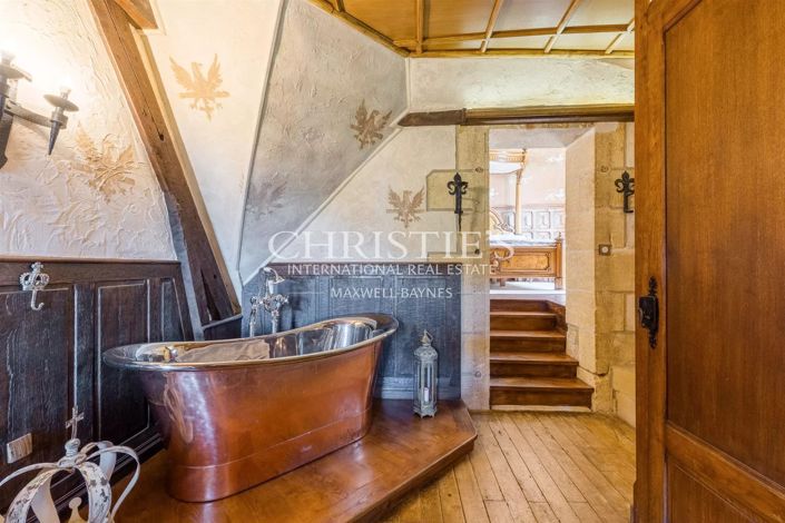 Image No.30-17 Bed House for sale