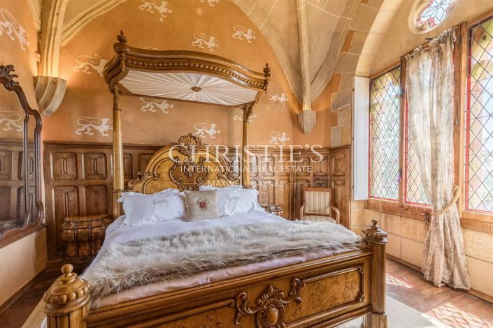 Image No.31-17 Bed House for sale