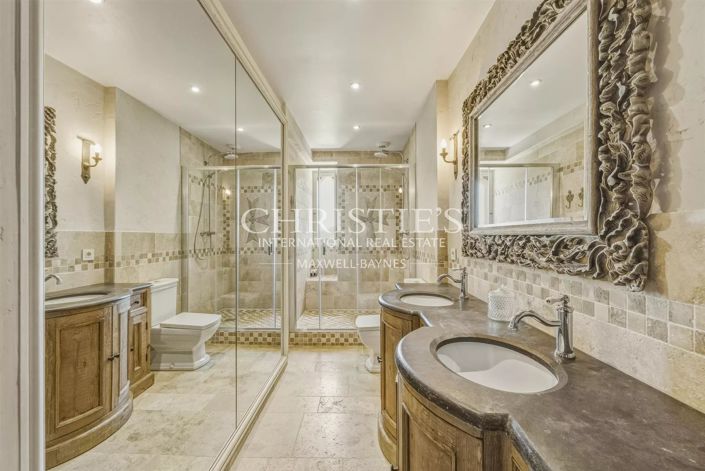 Image No.35-17 Bed House for sale