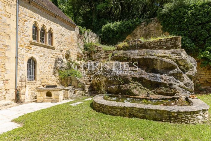Image No.41-17 Bed House for sale