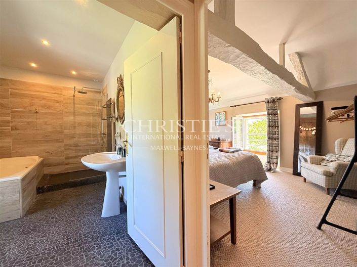 Image No.20-9 Bed House for sale