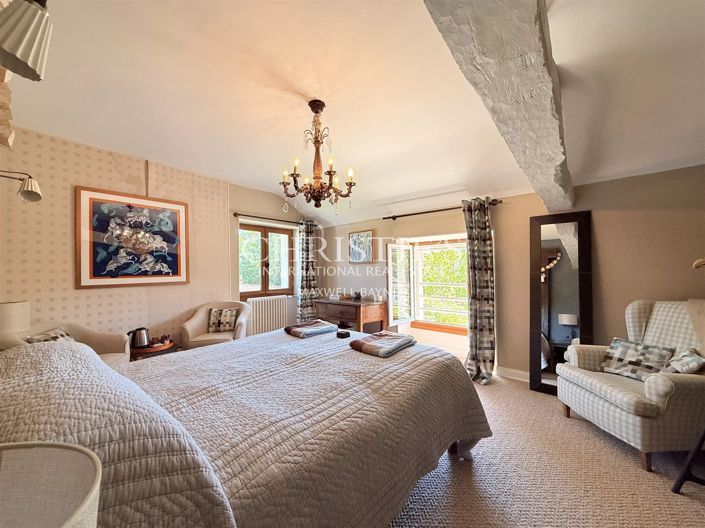Image No.21-9 Bed House for sale