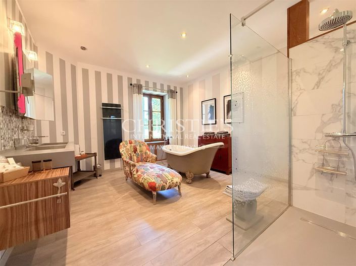 Image No.25-9 Bed House for sale