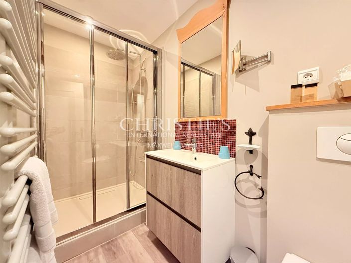 Image No.27-9 Bed House for sale