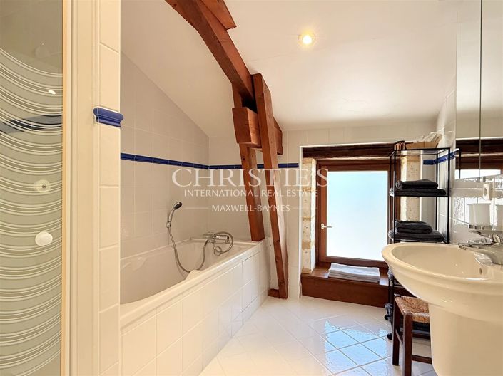 Image No.36-9 Bed House for sale